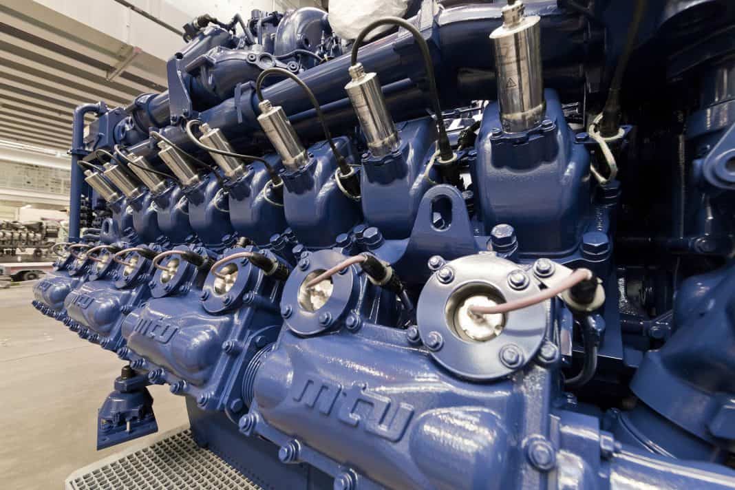 Rolls-Royce supplies mtu gas engines for world's first LNG tugboat with hybrid system