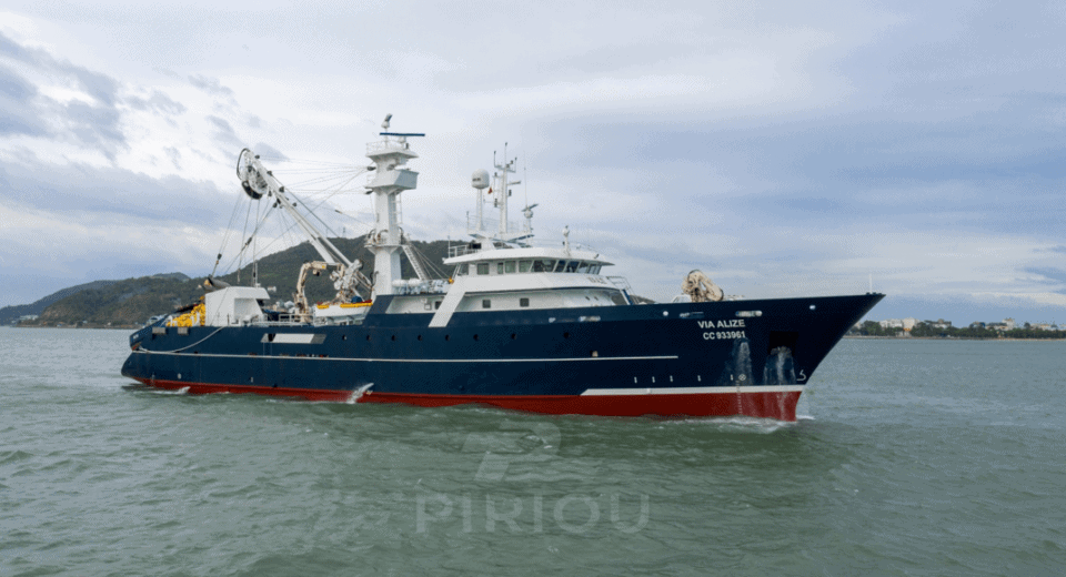 PIRIOU delivers VIA ALIZÉ -a new 67m freezer tuna seiner- to VIA OCÉAN