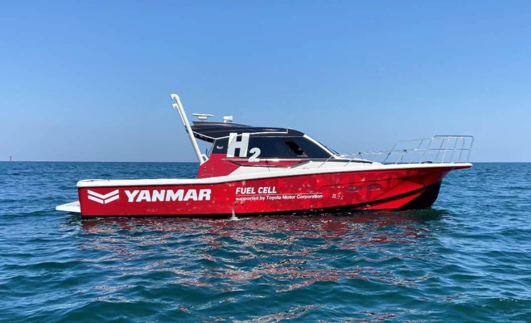 Demonstration test boat with maritime fuel cell system