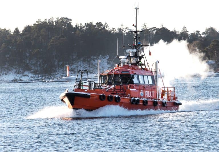 The world’s first methanol – powered pilot boat is launched
