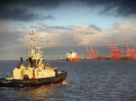SVITZER'S 'AIM FOR 8' TUG SPEED INITIATIVE SAVES 1000 TONNES OF CO2