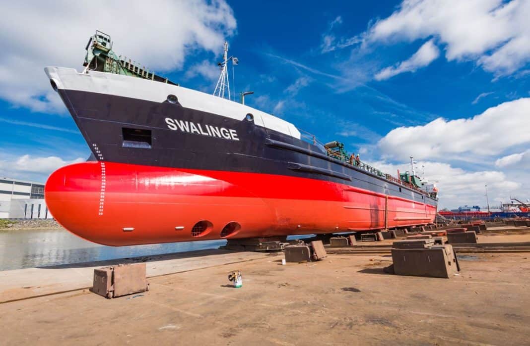 Alewijnse celebrates successful electrical delivery of unique trailing suction hopper dredger Swalinge