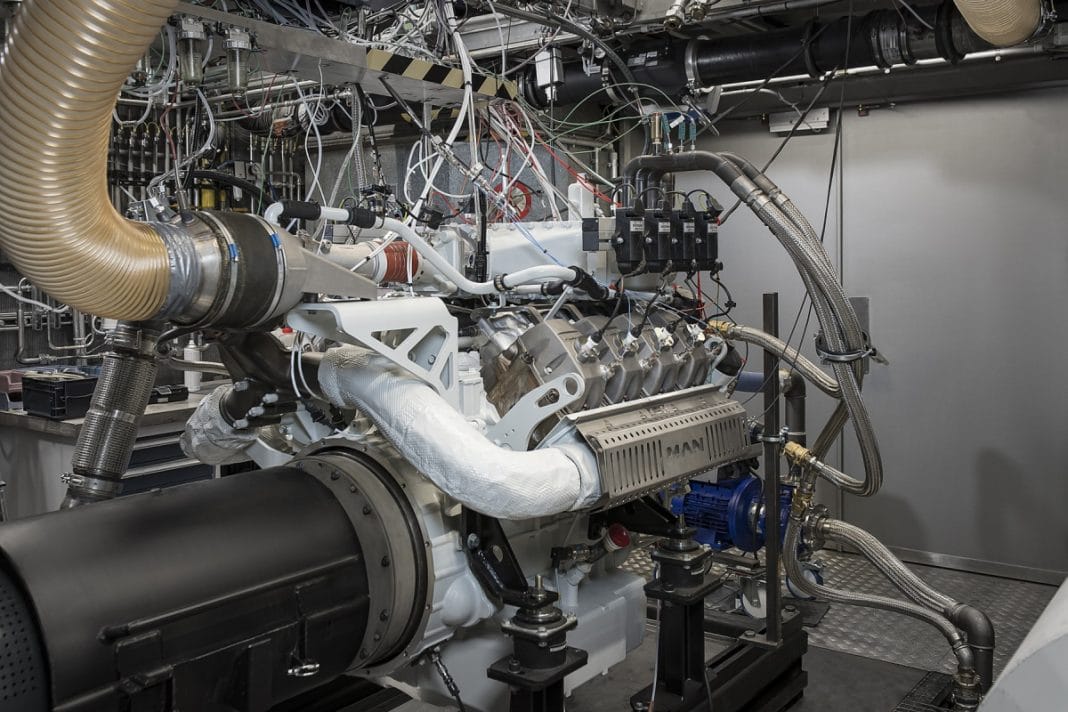 MAN Engines is currently testing a stationary combustion engine for com-bined heat and power generation for operation with hydrogen on its test bench.