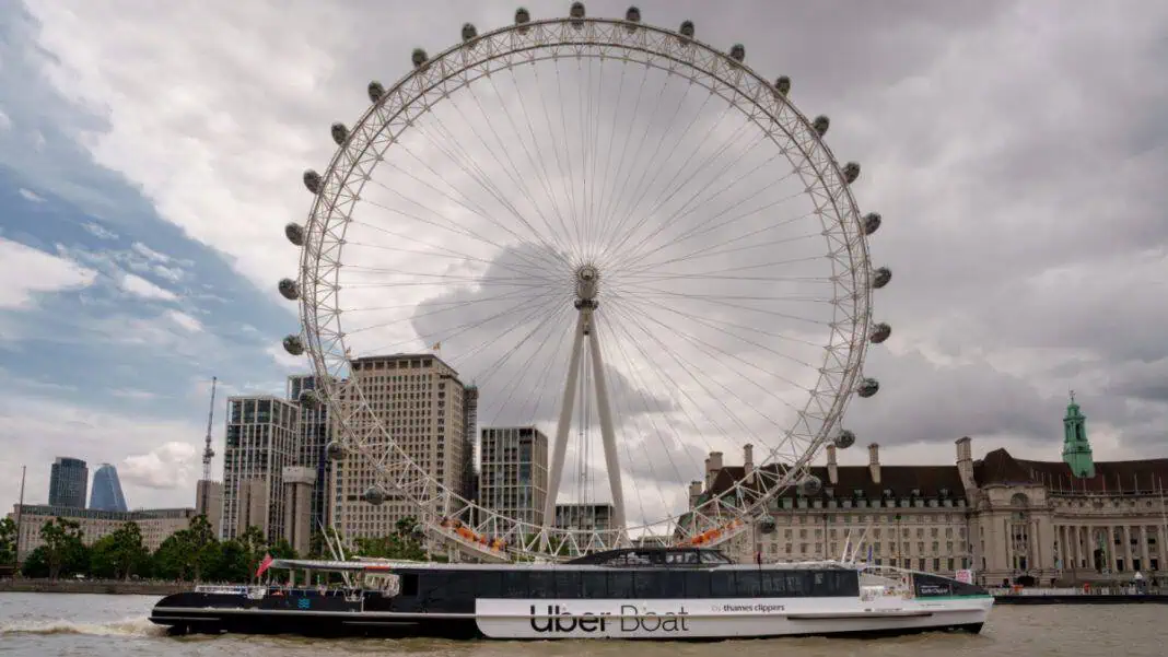 Earth Clipper, Europe’s first hybrid high speed passenger ferry, built to the High-Speed Craft Code, and the first of three new Uber Boat by Thames Clippers passenger ferries to operate with zero tailpipe emissions in Central London, starts sailing.