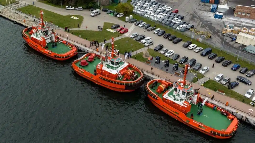 Damen Delivers New Asd Tugs To Polands Wuz Port And Maritime Services 3