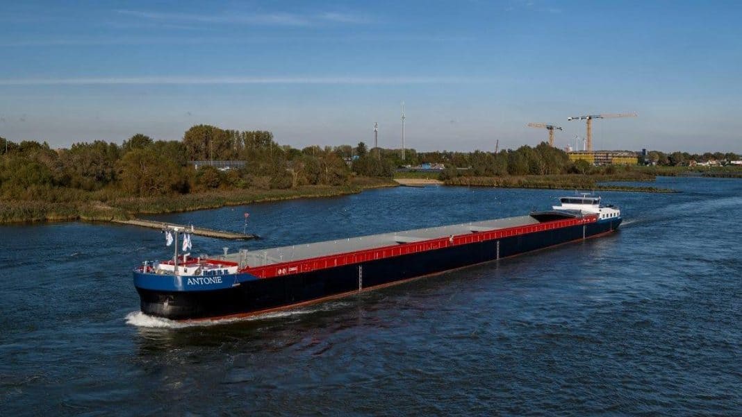 Concordia Damen: trial run of world’s first new-build hydrogen-powered inland shipping vessel 'WEVA' goes well