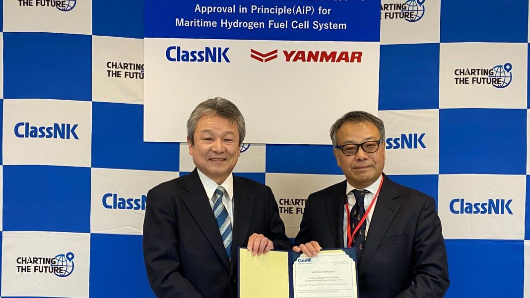 Left: Dr. Toshiyuki Shigemi, Senior Executive Vice President, ClassNK Right: Mr. Masaru Hirose, Director, General Manager of Large Power Products Business, YANMAR PT