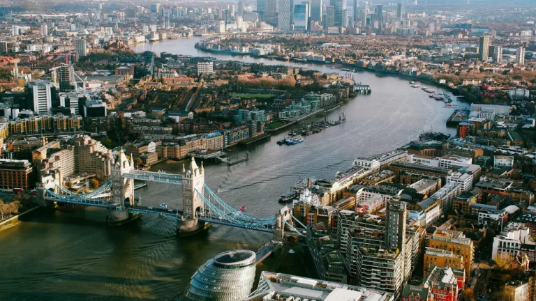 An ambitious project is underway which could see a radical new relationship between Thames vessel operators and London’s electricity network.