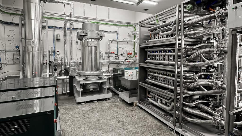 With a successful test of the first ever 200 kW HT PEM fuel cell system, an important milestone was reached in bringing new technology into play to push forward the decarbonisation of the maritime industry.