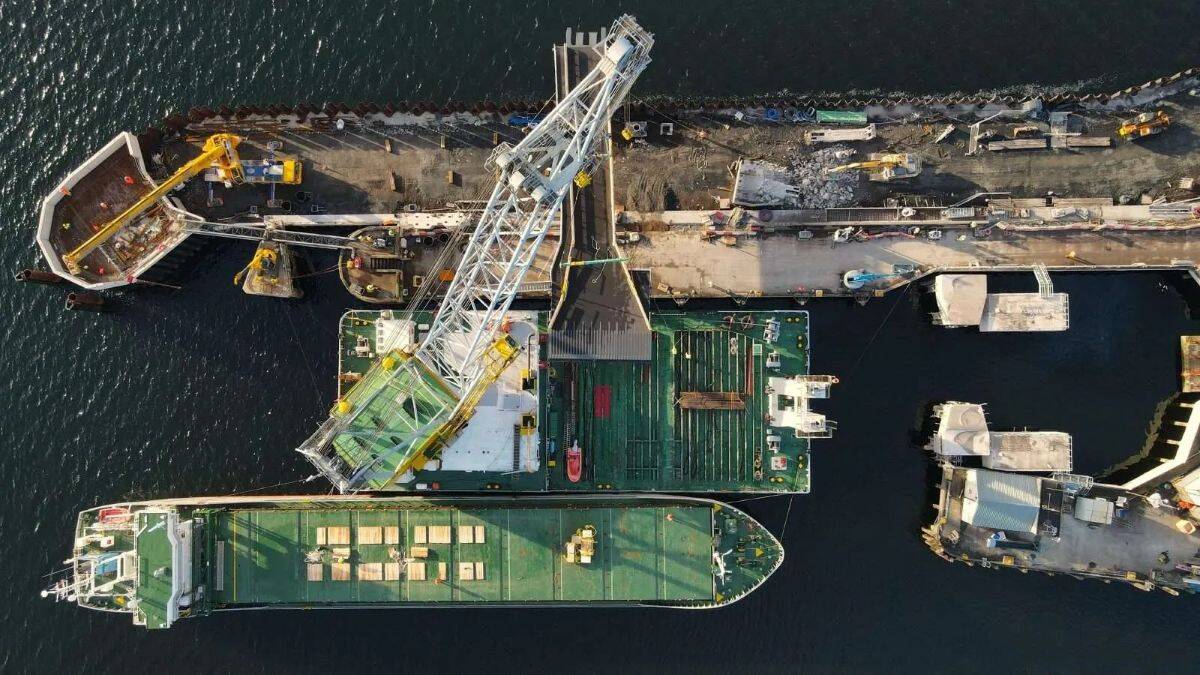 Purchased your goods Ex-works and need it FOB (free on board)? Product manufactured and your customer wants it DPU (delivered at place unloaded)? We design, engineer and manage the process for you to fulfil your contract terms. Anywhere in the world. Anytime.