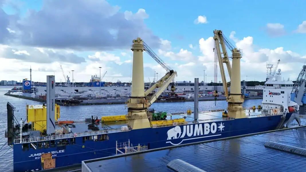 Jumbo is pleased to announce the successful installation of two mechanical ventofoils o Heavy Lift Vessel (HLV) Jumbo Jubilee. The wind assisted ship propulsion (WASP) solution is the latest in a series of innovative technologies i