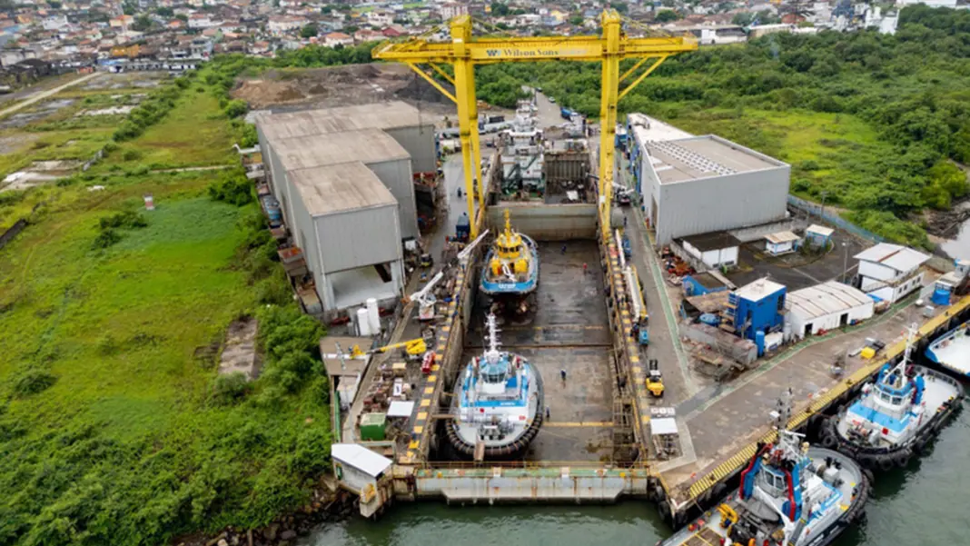 Wilson Sons shipyard in Guarujá, São Paulo, conducts simultaneous tugboat docking operations