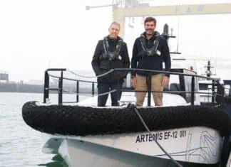 The Port of Tyne has made history by purchasing the UK’s first fully electric foiling pilot vessel, the Artemis EF-12 Pilot Boat. This groundbreaking acquisition marks a significant milestone for the Port of Tyne and represents a major step forward in the UK’s maritime sector’s transition to sustainable and innovative technologies.