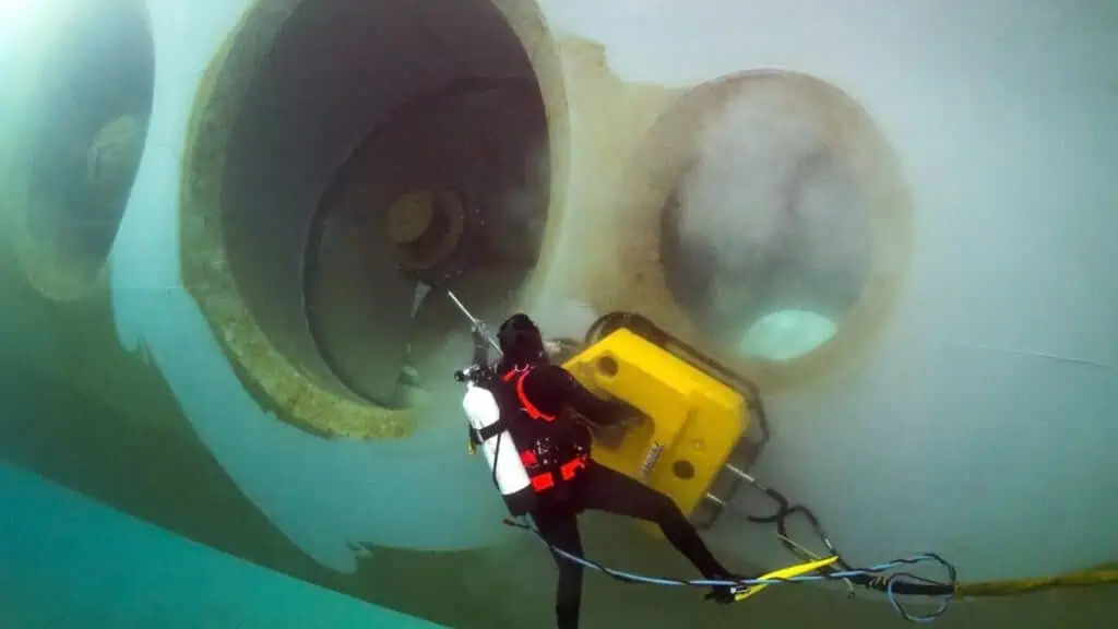 Our range of Typhoon cleaning machines is available for various applications: from propellers on small pleasure boats up to the hulls of 400 meter container ships or large offshore platforms. All types of fouling can be removed very effectively: light slime as well as very thick layers of heavy marine growth.