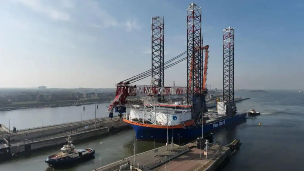 Van Oord’s offshore installation vessel Boreas has arrived in the Netherlands after a smooth voyage from China of almost 14,700 nautical miles. To reach its destination, the gigantic vessel had to navigate through the world's largest sea lock in IJmuiden, an impressive sight. Outfitting and finishing will take place in the Netherlands, where the vessel will be christened before embarking on its first offshore wind project.