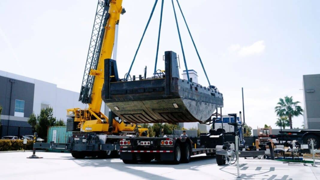 Arc has partnered with Portland-based Diversified Marine Inc. to introduce the first fully electric, truckable tugboat to the Port of Los Angeles – the busiest container port in the Western Hemisphere. The 26-foot retrofitted vessel combines high-performance capabilities with zero-emission operation, marking a transformative step in port decarbonization.