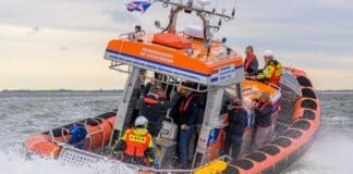 The KNRM De Cocksdorp lifeboat station, Netherlands, celebrated the christening of its new Van Wijk-class Search and Rescue boat, Alies en Evert Floor, on Saturday 3 May. The ceremony took place at the station’s boathouse on the Volharding near De Cocksdorp, marking the vessel’s official entry into service. The Alies en Evert Floor is the fourth vessel in the Van Wijk class built by Habbeké Shipyard, designed for high-performance rescue operations in challenging coastal conditions.