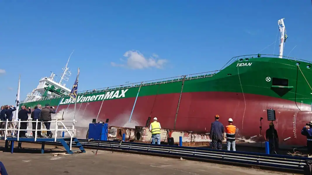 The Erik Thun Group has celebrated the launch of Tidan, the fourth vessel in its innovative Lake Vänern Max series, during a ceremony at Ferus Smit shipyard in the Netherlands. Named after the Tidan River flowing through Lidköping, Sweden, the vessel exemplifies the company's commitment to sustainable shipping solutions.