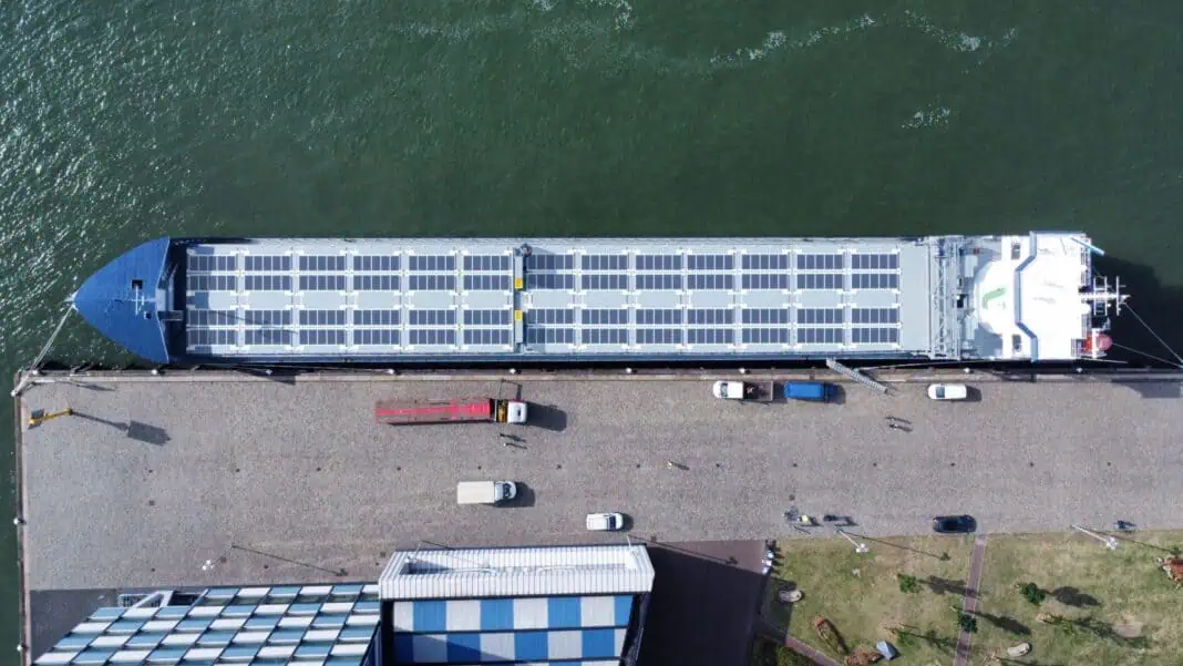 Wattlab, the pioneering Dutch maritime solar technology company, launches its ground breaking SolarDeck system – a modular, scalable solar solution designed specifically for seagoing vessels. This innovative technology enables shipowners to achieve immediate fuel savings and emissions reductions while capitalizing on evolving environmental regulations.