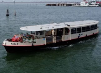 FPT Industrial, the Iveco Group brand specialising in sustainable powertrain solutions, is spearheading the hybrid retrofit of MotoBattello 3, the first Actv vaporetto (Venetian waterbus) to undergo an eco-friendly transformation. The project, conducted in collaboration with authorized distributor Bimotor and VULKAN Italia, marks a major step toward decarbonizing Venice’s iconic water transport system. Actv is an operator providing services on behalf of public transport body AVM - Azienda Veneziana della Mobilità.