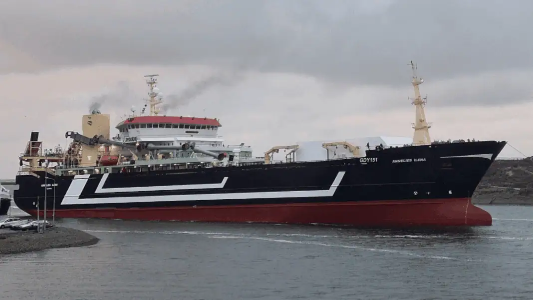 Inmarsat Maritime, a Viasat company, and Parlevliet & van der Plas (PP) Group have signed an agreement to install Inmarsat NexusWave on 12 PP Group factory trawlers. NexusWave will serve evolving crew and operational connectivity needs across PP Group's entire fleet of fish processing vessels.