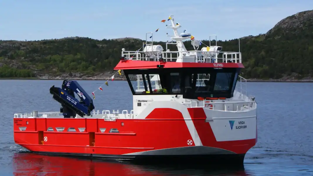 Damen Shipyards Group, in partnership with Norway’s Folla Maritime Service, has signed a new contract with leading salmon farming company Nova Sea for the delivery of an advanced hybrid workboat. The agreement covers the construction and delivery of a FollaPower 50EL hybrid workboat,