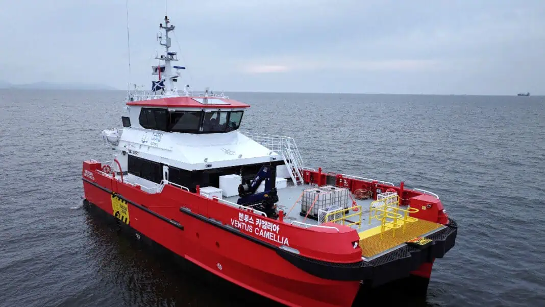 Strategic Marine, a global leader in high-performance aluminium vessel construction, has successfully delivered a next-generation 27m Crew Transfer Vessel (CTV) to Yeosu Ocean Co, Ltd, a new client in South Korea’s burgeoning offshore wind sector. This milestone underscores Strategic Marine’s growing dominance in global offshore wind support markets and its ability to secure new clients in emerging renewable energy hubs.