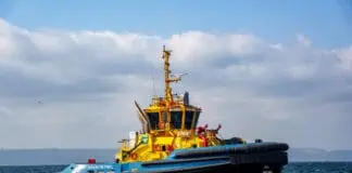 The SAAM Petrel is on its way to the Port of Arica in Chile.