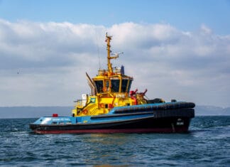The SAAM Petrel is on its way to the Port of Arica in Chile.