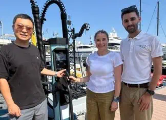 exploMar, China’s pioneering high-power electric outboard systems manufacturer, and Aqua superPower, the world’s first global marine fast-charging network, are proud to announce a groundbreaking partnership. ExploMar’s cutting-edge electric outboards are now fully compatible with Aqua superPower’s fast-charging network, marking a significant leap forward in sustainable marine mobility.