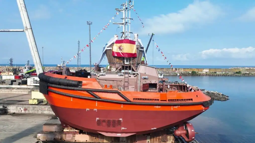 MED MARINE, a leading Turkish shipbuilder, has successfully launched a state-of-the-art RAmparts 2300-W series tug for Remolcanosa, reinforcing the Spanish operator's capabilities in modern port operations. The vessel, constructed at MED MARINE’s Ereğli Shipyard, combines power, efficiency, and manoeuvrability, setting a new standard for harbour towage.
