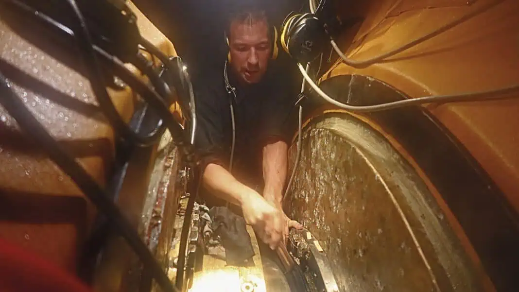 Hydrex Underwater Technologies, a global leader in underwater ship repair and maintenance, has successfully executed an emergency stern tube seal repair on a 170-meter tanker in the Port of Rotterdam. The rapid-response operation ensured the vessel was returned to service ahead of schedule, preventing a prolonged and costly drydocking interruption.