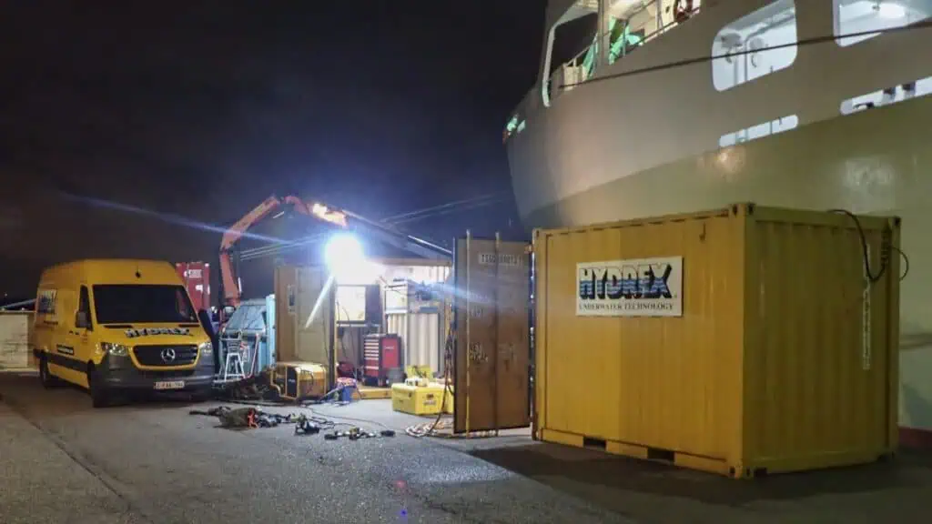 Hydrex Underwater Technologies, a global leader in underwater ship repair and maintenance, has successfully executed an emergency stern tube seal repair on a 170-meter tanker in the Port of Rotterdam. The rapid-response operation ensured the vessel was returned to service ahead of schedule, preventing a prolonged and costly drydocking interruption.
