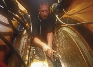 Hydrex Underwater Technologies, a global leader in underwater ship repair and maintenance, has successfully executed an emergency stern tube seal repair on a 170-meter tanker in the Port of Rotterdam. The rapid-response operation ensured the vessel was returned to service ahead of schedule, preventing a prolonged and costly drydocking interruption.