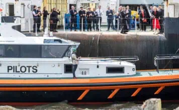 At the Port of Dundee today, the new Tay Discovery pilot boat was given a traditional marine blessing for its service on the River Tay. With representatives from the Dundee Heritage Trust (DHT) and National Oceanography Centre (NOC) present, the vessel was formally named Tay Discovery, reflecting the port’s important role in the City of Discovery. The naming also marks the centenary of the original RRS Discovery receiving its Royal Research designation.