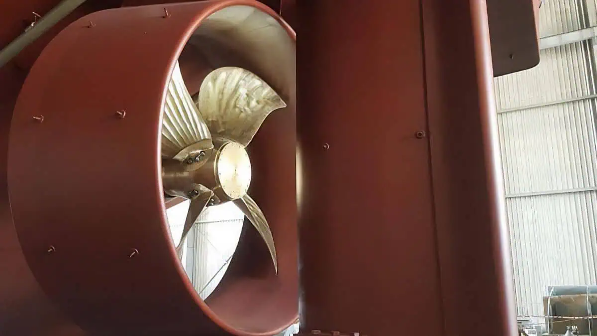 Kort Nozzles & Propellers The advantages of Kort Nozzles are well known for towing vessels such as tugs and fishing boats. However, significant improvements in performance can be achieved on vessels such as coasters, inland waterways craft and bulk carriers using designs optimised for each vessel type.