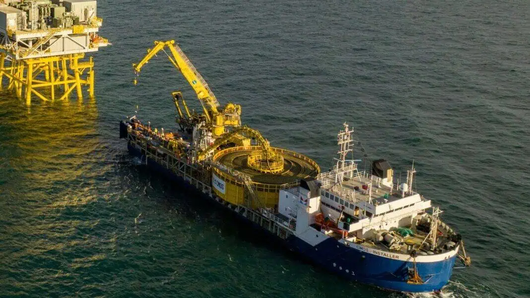 The first of two 85-kilometre offshore export cables for the Inch Cape Offshore Wind Farm has been successfully laid off the east coast of Scotland. The 220 kV, three-phase cable was installed in three 28-kilometre sections by Enshore Subsea, using the 'CMOS Installer' cable-lay vessel operating from the Port of Blyth. Once fully commissioned, the cable will carry electricity from the 1.1 GW wind farm to the new onshore substation currently under construction at Cockenzie, East Lothian.