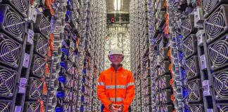 At Incat Tasmania’s Hobart shipyard, construction of Hull 096 — the world’s largest electric ferry — has reached a major milestone. One of the vessel’s four massive battery rooms has now been energized for the first time, marking a significant step toward upcoming sea trials later this year.