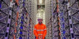 At Incat Tasmania’s Hobart shipyard, construction of Hull 096 — the world’s largest electric ferry — has reached a major milestone. One of the vessel’s four massive battery rooms has now been energized for the first time, marking a significant step toward upcoming sea trials later this year.