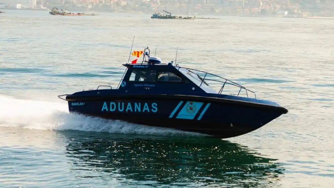 Rodman Polyships S.A.U., part of the Rodman Group and a specialist in the construction of Glass Reinforced Polyester (GRP) vessels, has delivered a new Rodman 33 patrol boat to the State Tax Administration Agency for use in coastal surveillance and anti-smuggling operations. Named “Gavilán I”,