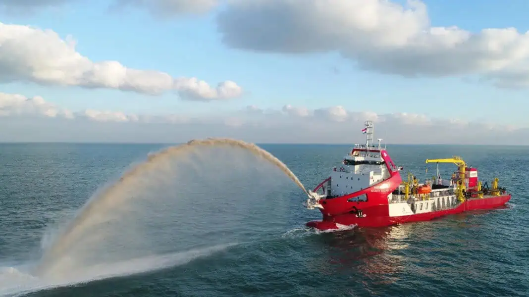 Royal IHC has secured a contract to build a Beagle® 8 trailing suction hopper dredger (TSHD) for India’s Vishwa Samudra Group. The new vessel, featuring a hopper capacity of 8,000 m³, will be constructed at Royal IHC’s shipyard in Kinderdijk, the Netherlands, with delivery scheduled for summer 2027.