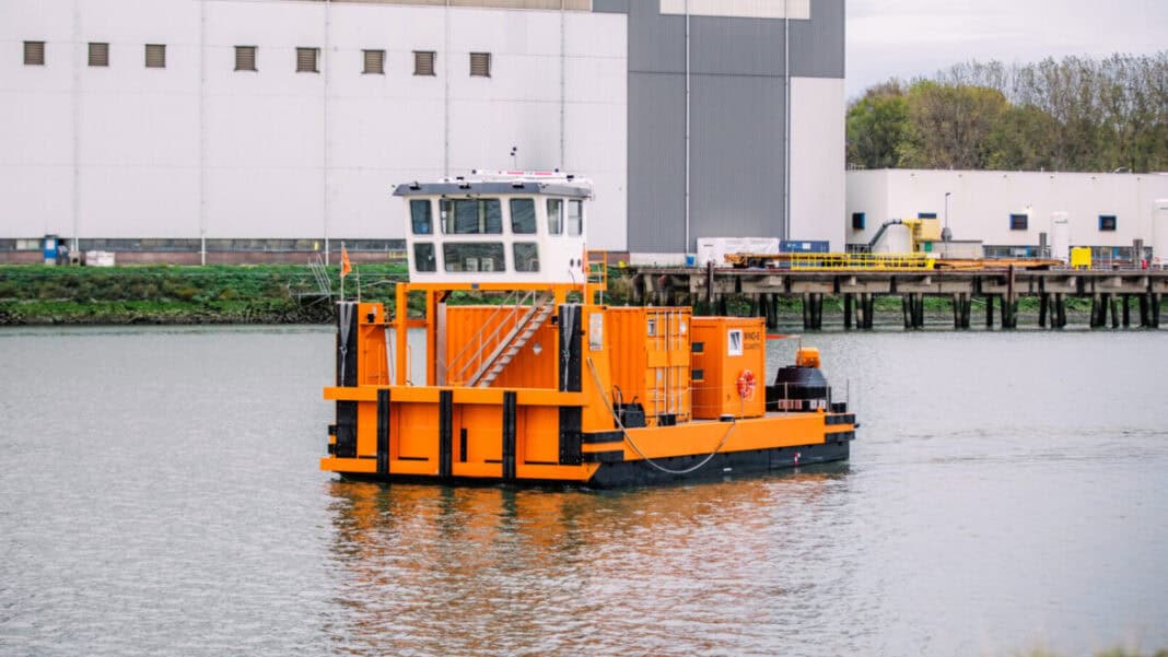 The Rotterdam-based sand and transport company ROS has taken an important step toward sustainable inland shipping by ordering a fully electric push boat from KOTUG. The E-Pusher M will feature EST-Floattech’s containerised energy solution, using Octopus Series Lite battery modules to enable emission-free sand transport between the Maasvlakte and Rotterdam.