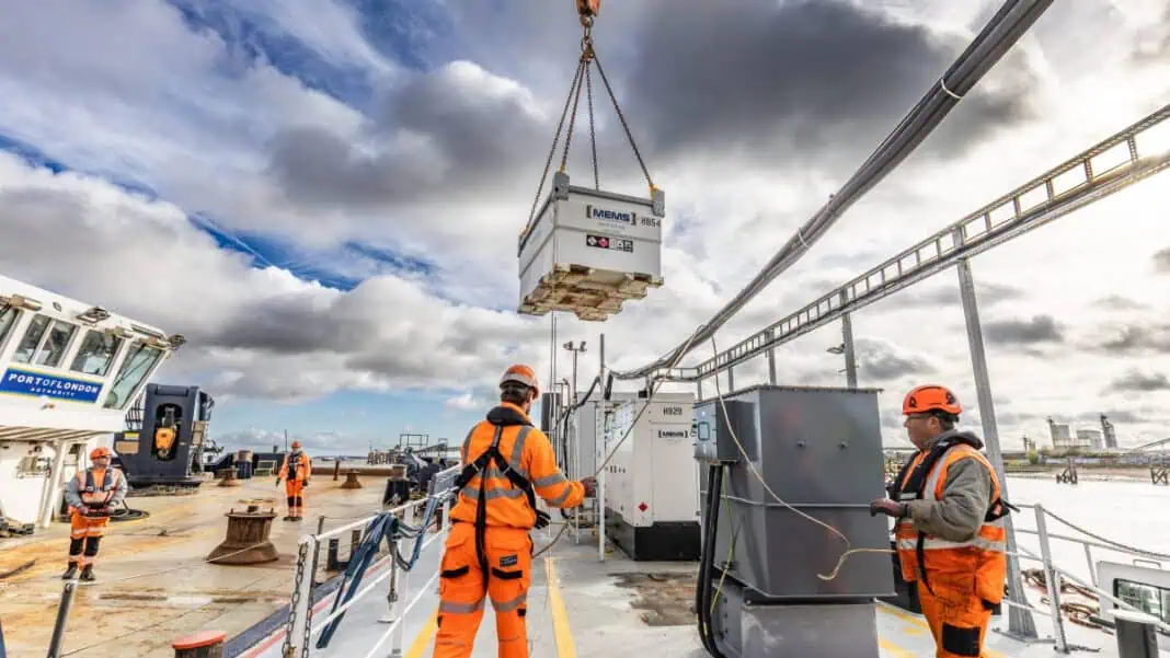Net Zero Marine (NZM) has commissioned a 0.55 MW shore power installation at Denton Wharf, cutting over 280,000 kg of CO₂ emissions per year by removing the need for diesel generators. Delivered for Svitzer, the facility is the largest of its kind on the River Thames and one of the UK’s largest non-subsidised shore power projects, demonstrating the commercial viability of clean port energy solutions.