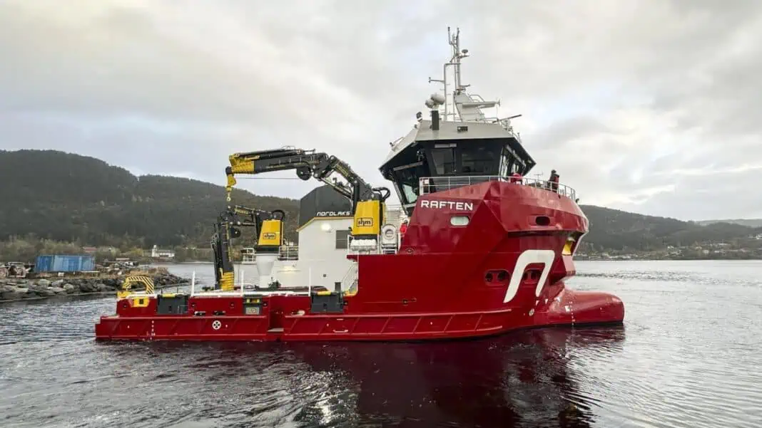 Norwegian shipyard, Tersan Havyard has successfully delivered a state-of-the-art hybrid service vessel to Nordlaks, a Norwegian salmon farming company. Designed by NSK Ship Design, the new vessel represents a pivotal shift towards a more sustainable and efficient aquaculture sector. As a new generation hybrid service vessel, it integrates advanced propulsion technology to significantly reduce emissions and operational environmental impact.