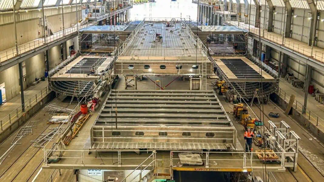 Incat Tasmania, a leading Australian shipbuilder, and Molslinjen, a major Danish ferry operator, have signed a contract for the construction of a third 100% battery-electric high-speed ferry. This new agreement strengthens the long-standing partnership between the two companies and represents another major step forward in what is recognized as the world’s largest electrification project at sea.