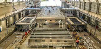 Incat Tasmania, a leading Australian shipbuilder, and Molslinjen, a major Danish ferry operator, have signed a contract for the construction of a third 100% battery-electric high-speed ferry. This new agreement strengthens the long-standing partnership between the two companies and represents another major step forward in what is recognized as the world’s largest electrification project at sea.