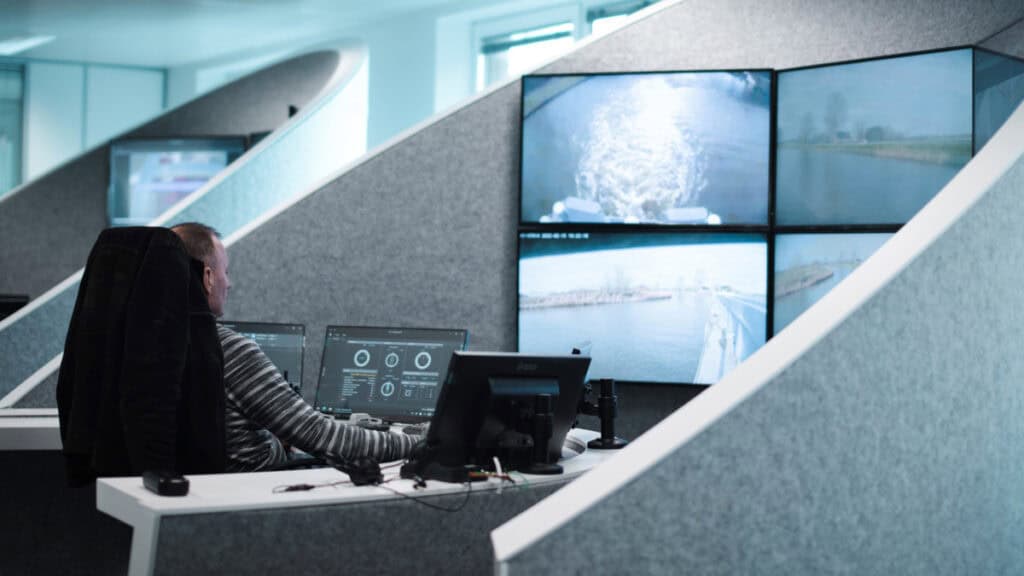 The operator, who has all the necessary qualifications, uses remote controls to steer HGK Shipping’s vessel, “Walcheren”, at the Remote Operations Centre in the Flemish region of Belgium.
© SEAFAR