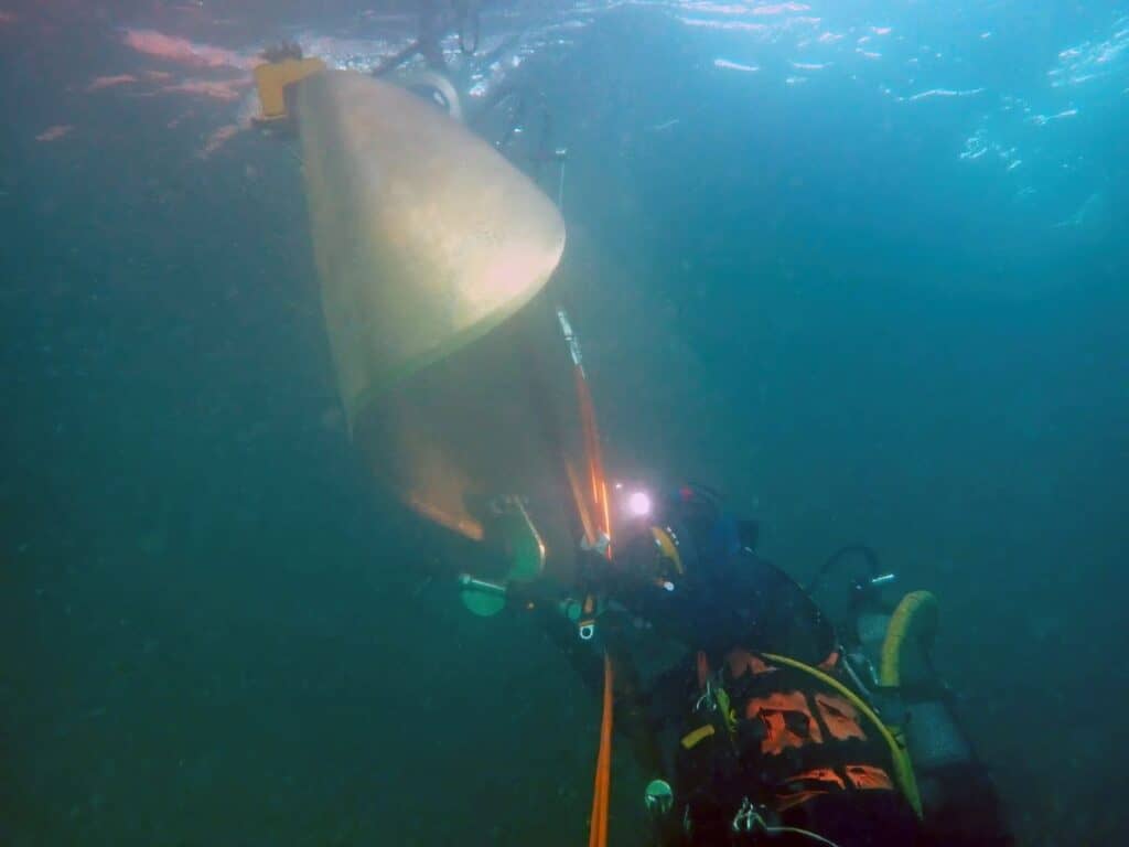 Hydrex dive team conducted a complex repair at anchorage, avoiding the need for drydocking