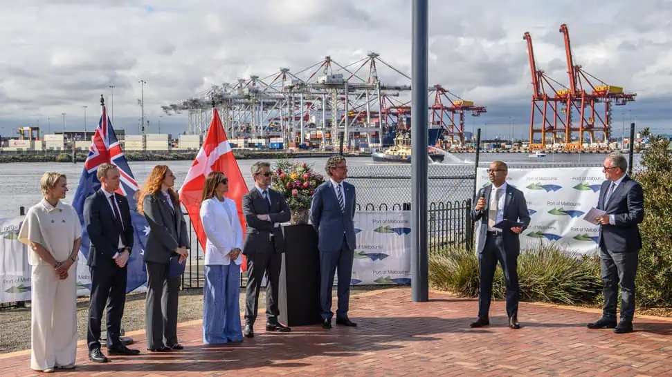 Port of Melbourne and global towage operator Svitzer have entered into a Memorandum of Understanding (MoU) to explore the deployment of next-generation electric tugboats and supporting clean-energy infrastructure at Australia’s largest container port.
The MoU was formalised yesterday at the Port of Melbourne Education Centre, in the presence of Their Majesties The King and Queen of Denmark, as part of the Danish State Visit to Australia.