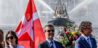 Port of Melbourne and Svitzer Explore Electric Tug Deployment The Port of Melbourne and global towage operator Svitzer have signed a Memorandum of Understanding (MoU) to explore the introduction of next-generation electric tugs and associated clean-energy infrastructure at Australia’s largest container port.